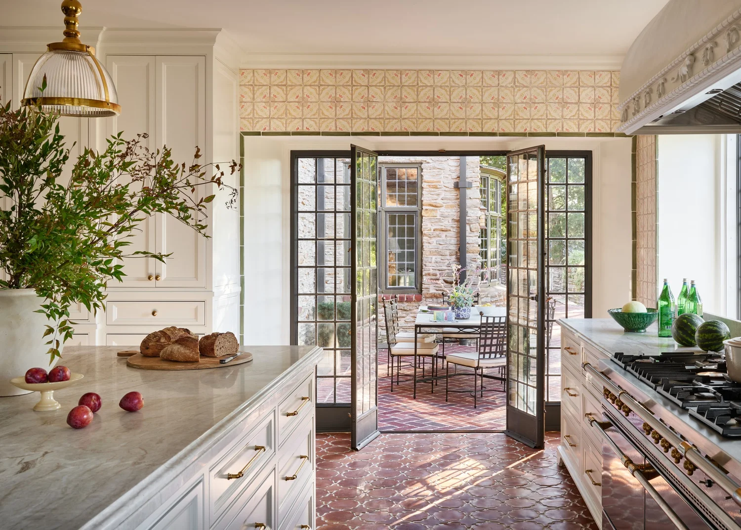 Take a look at 9 beautiful kitchens designed by Jenkins Interiors, each with its unique interpretation of warmth, functionality, and enduring style.