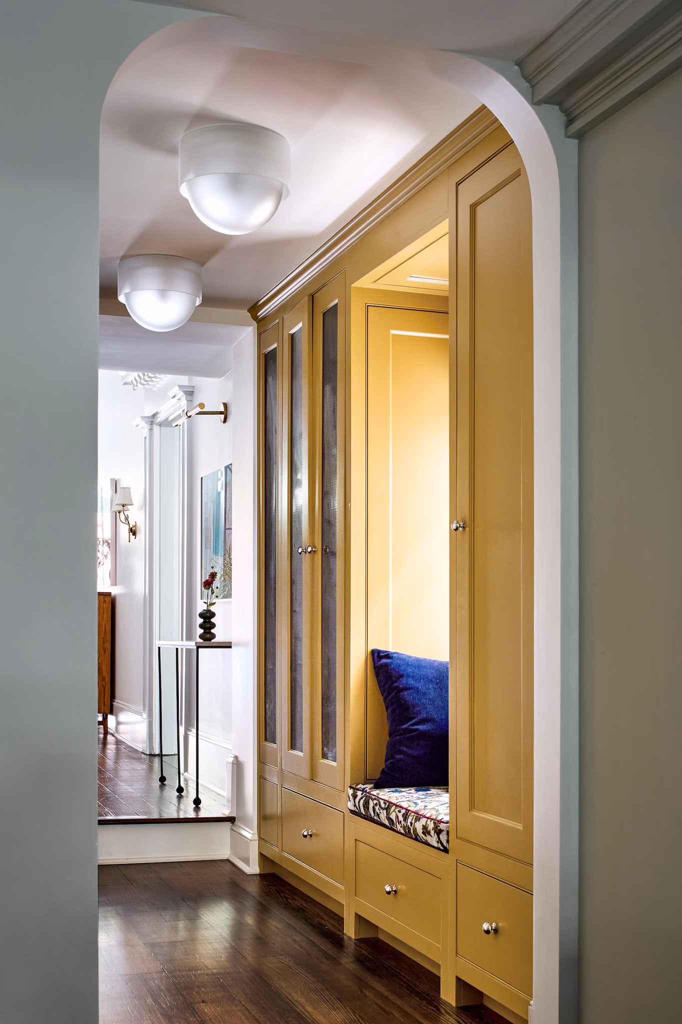 Rich, earthy colors, layered textures and rooms that tell a story - This historic Georgetown row house designed by Zoe Feldman has us daydreaming about adding a few of these trends to our own homes. Stacy Zarin Goldberg Photography