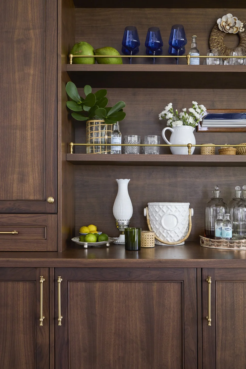 We hope you are having a great week–and are in the mood for touring a one-of-a-kind home designed by the talented Kara Miller and beautifully photographed by Brantley Photography. Neutral enough to be calm, textured enough to be interesting, and layered into complete coziness, this home is ideal for friends and family.