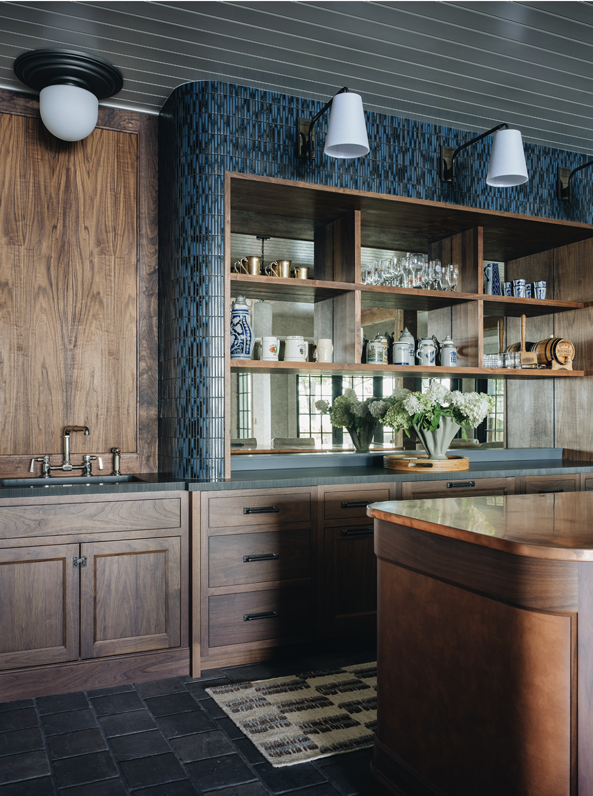 Stoffer Photography Interiors - - dark stained bar