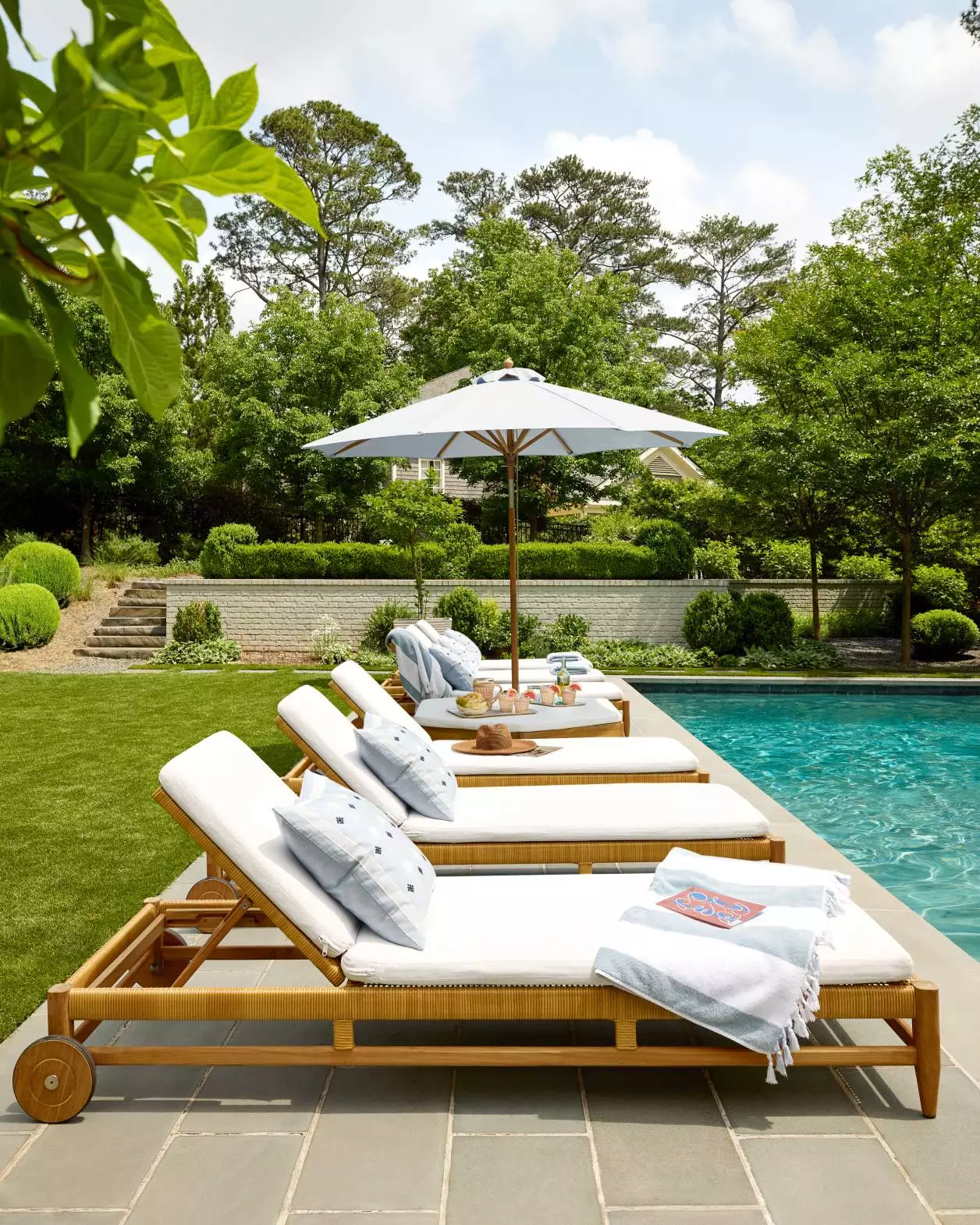 5  Beautiful Porches for Outdoor Entertaining