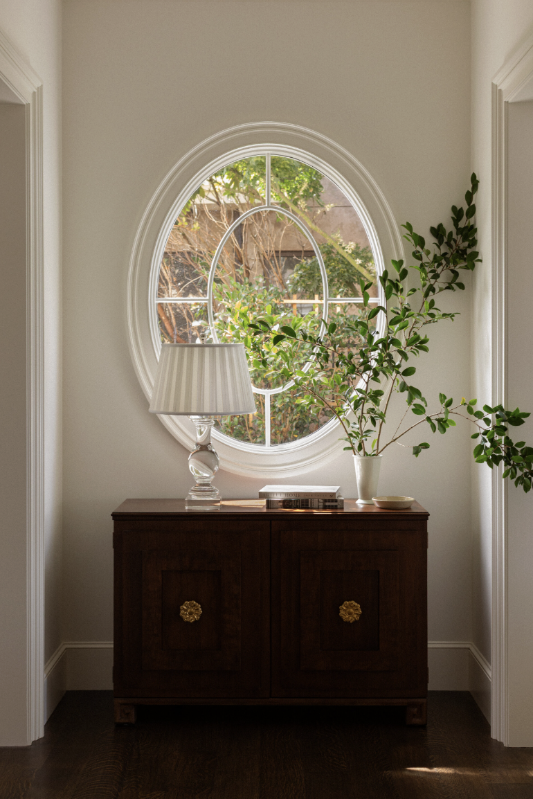 Beauty, sophistication, and attention to detail are just a few of the things that come to mind when we think of Marianne Simon Interiors' beautiful designs. It’s those little things that we think make Simon’s work shine the very most. But don’t take our word for it,  tour this gorgeous home with neutral interior design, and you'll see for yourself!   