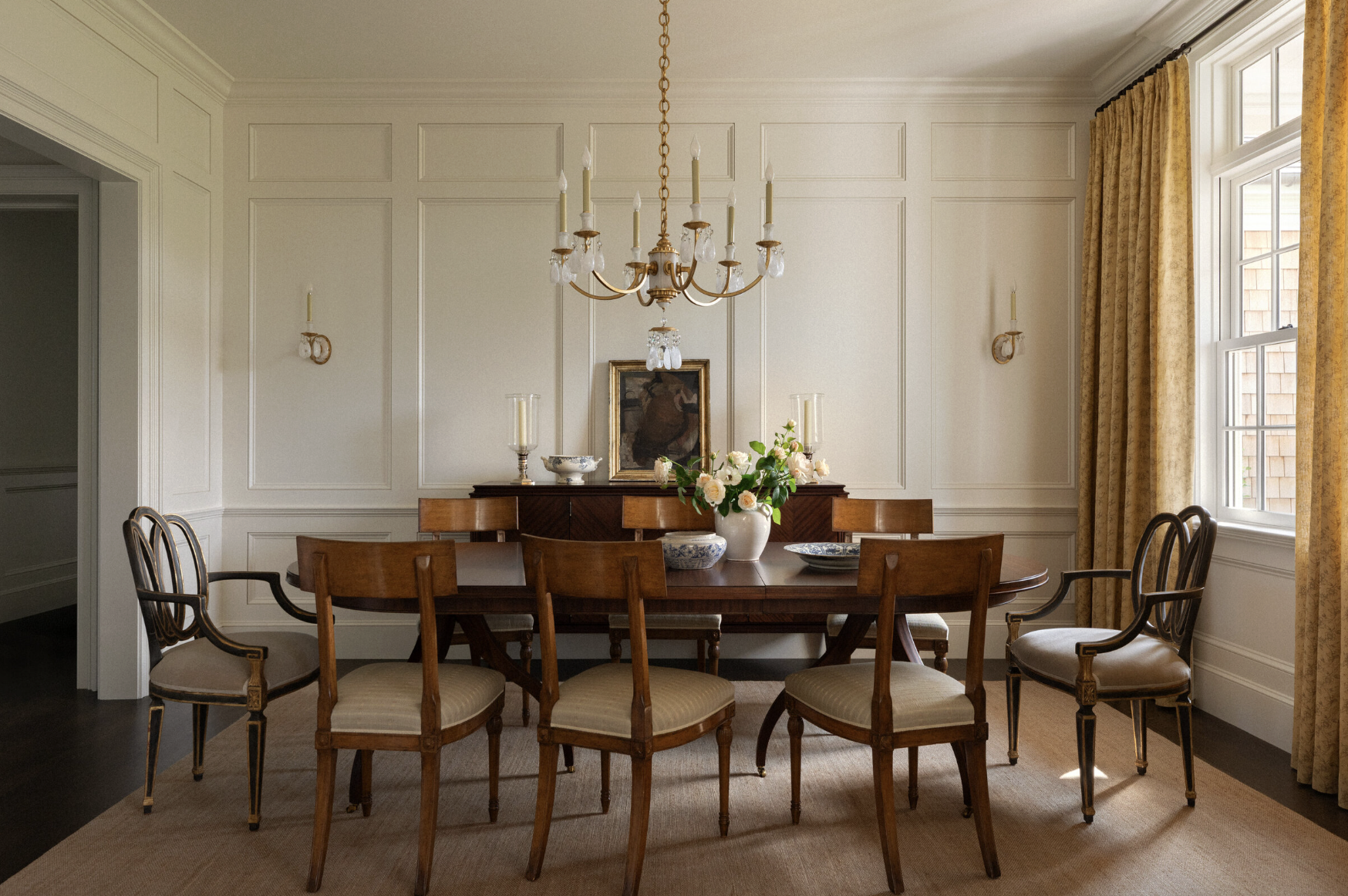Beauty, sophistication, and attention to detail are just a few of the things that come to mind when we think of Marianne Simon Interiors' beautiful designs. It’s those little things that we think make Simon’s work shine the very most. But don’t take our word for it,  tour this gorgeous home with neutral interior design, and you'll see for yourself!   