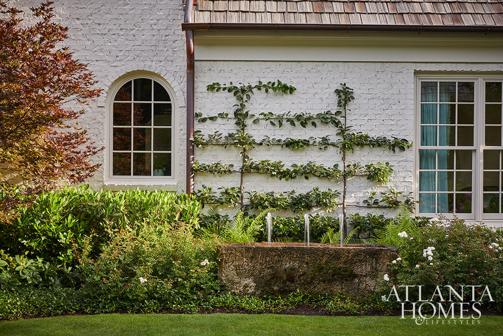 Source Atlanta Homes & Lifestyles | Interior Design by Andrea Henzlik Design  | Architect Greg Busch Architects | Photographed by Emily Followill | Styled by Eleanor Roper  | Landscape Architect Carson McElheney, Hamilton Land Services Inc | Builder Roger Balko