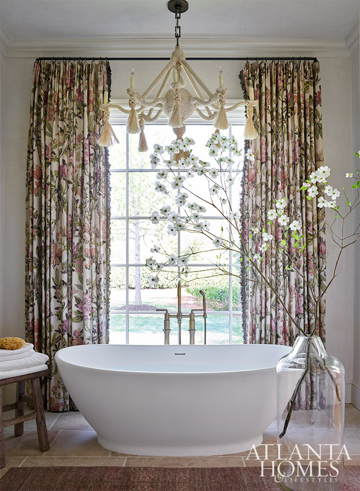 Source Atlanta Homes & Lifestyles | Interior Design by Andrea Henzlik Design  | Architect Greg Busch Architects | Photographed by Emily Followill | Styled by Eleanor Roper  | Landscape Architect Carson McElheney, Hamilton Land Services Inc | Builder Roger Balko