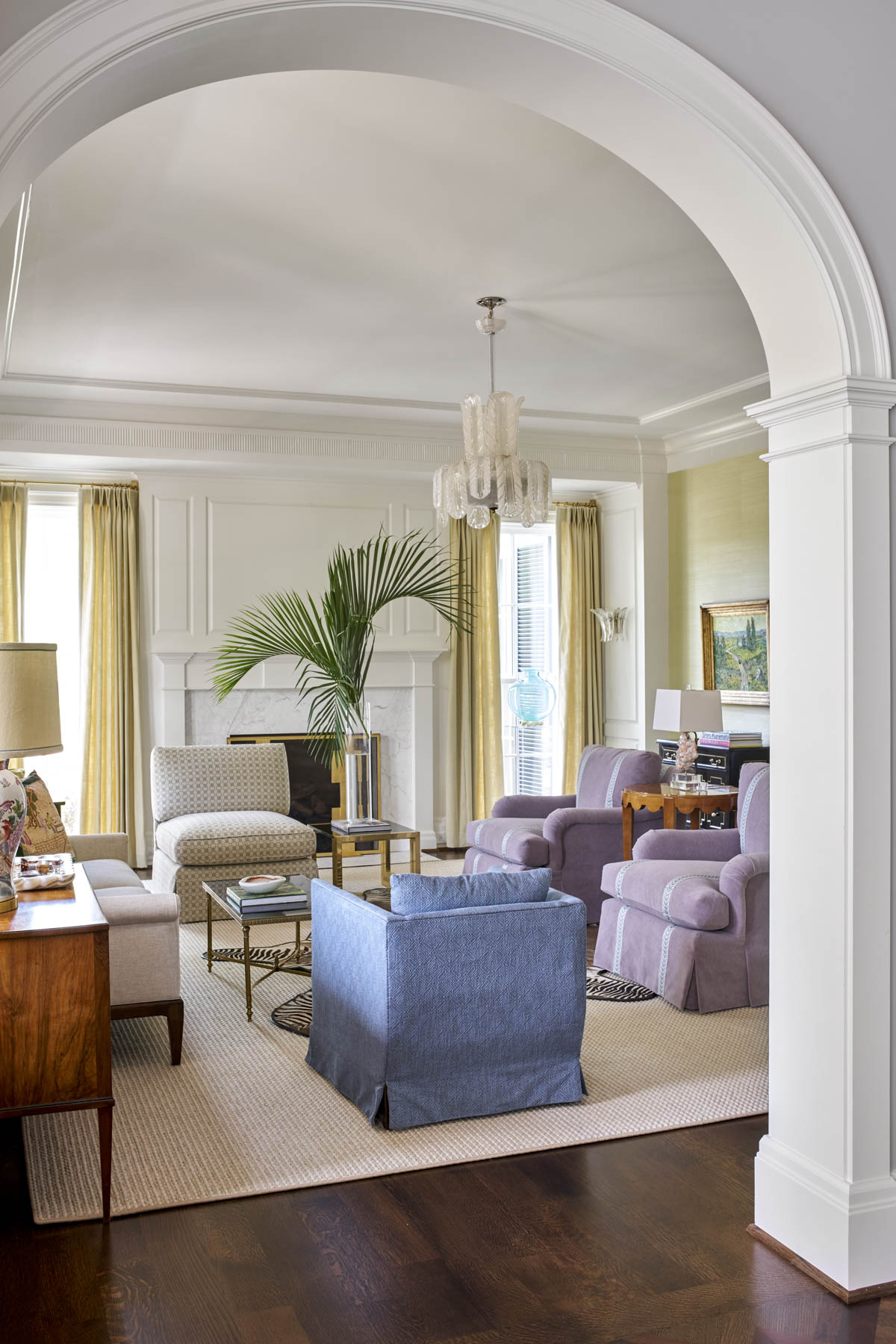 Take a look at a few beautiful spaces that become experiences making us want to linger just a little longer. Collins Interiors | Nathan Schroder Photography.- love the arched door way and beautiful architecture