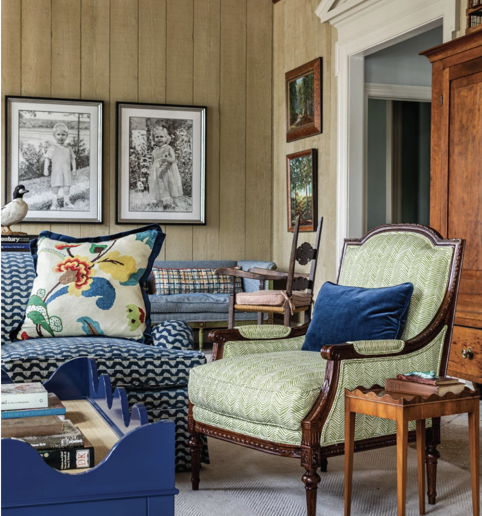  This stunning traditional home, designed byAlexa Stevenson Interiors, with photography by Jeff Herr, is the perfect mix of traditional touches and updated details, well-suited for family, entertaining and more. 