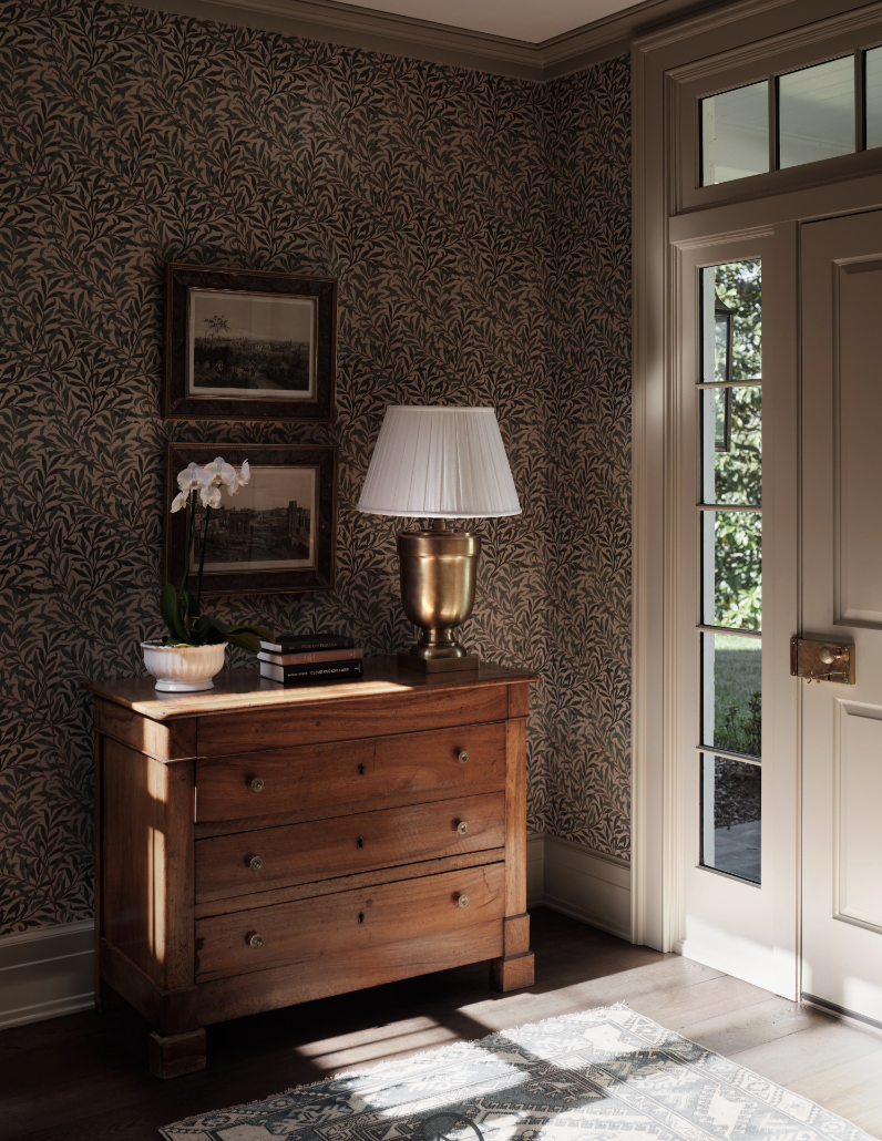 Check out this gorgeous home designed by one of our favorites, Sabbe Interior Design. with beautiful photography by Joseph Bradshaw.  Love the charming wallpaper in the entry foyer