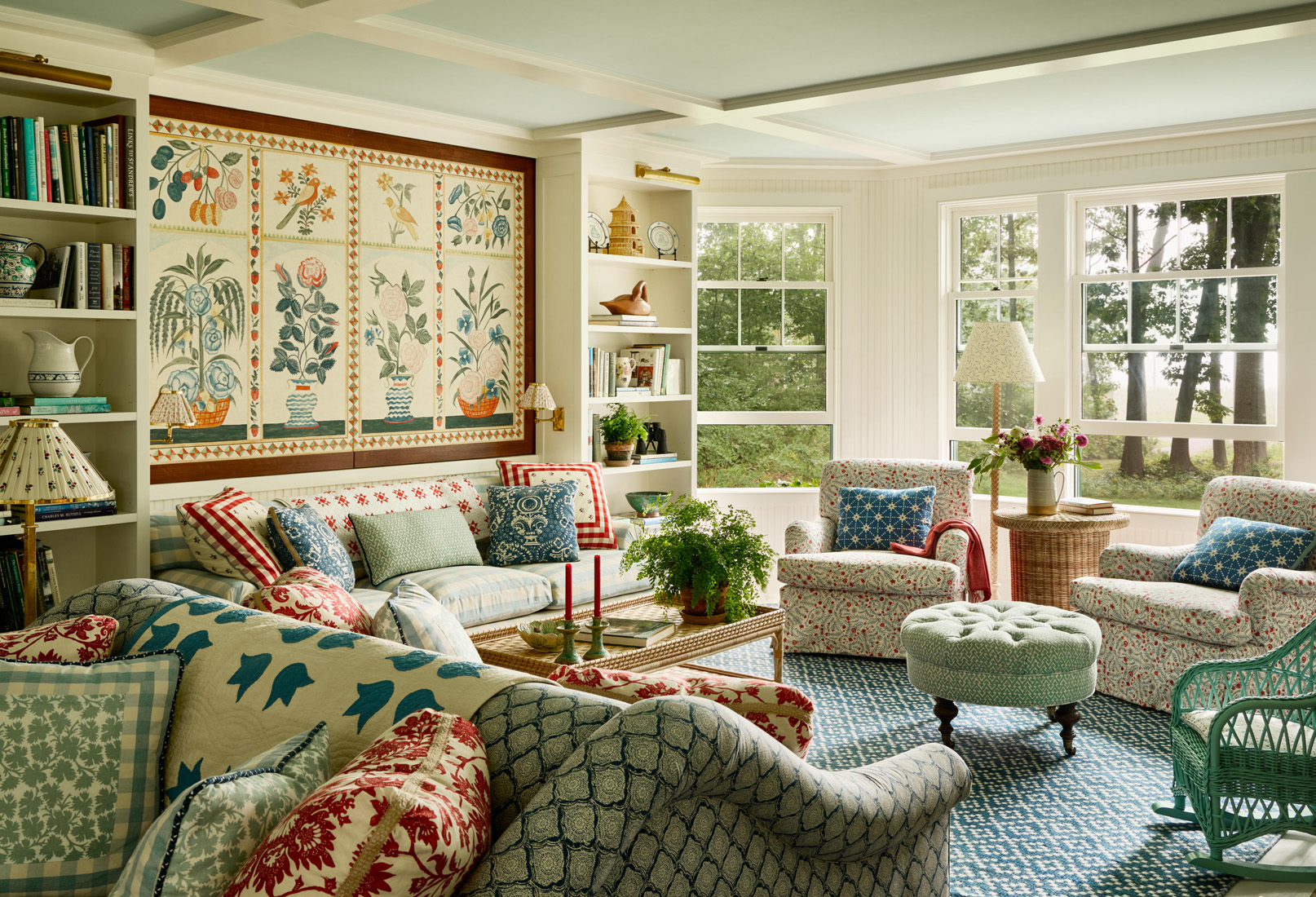 As a nod to celebrating America's 250th birthday in just 2 days, we are excited to share this charming house by one of our favorite designers, Lilse McKenna, and beautifully photographed by Read McKendree.