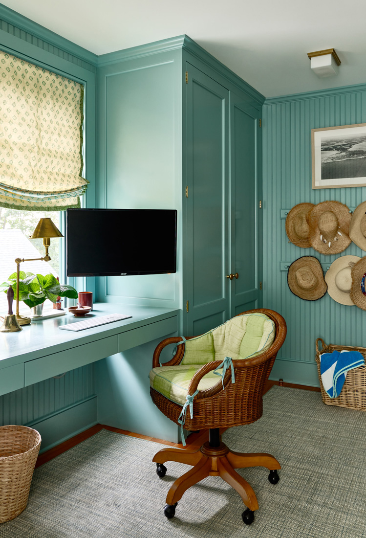 As a nod to celebrating America's 250th birthday in just 2 days, we are excited to share this charming house by one of our favorite designers, Lilse McKenna, and beautifully photographed by Read McKendree.