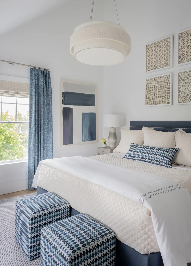 With summer officially here and beach season in full swing, we thought it made sense to tour an amazing Nantucket shingled house today--as if we need an excuse! This home designed by Workshop/ADP, with interiors by the talented Jessica Bradley and built by Blue Flag Partners is the perfect mix of updated beauty that makes this the kind of place we would want to come back to again and again.