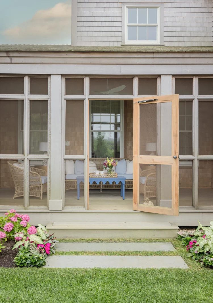 With summer officially here and beach season in full swing, we thought it made sense to tour an amazing Nantucket shingled cottage today--as if we need an excuse! This home designed by Workshop/ADP, with interiors by the talented Jessica Bradley and built by Blue Flag Partners is the perfect mix of updated beauty that makes this the kind of place we would want to come back to again and again.