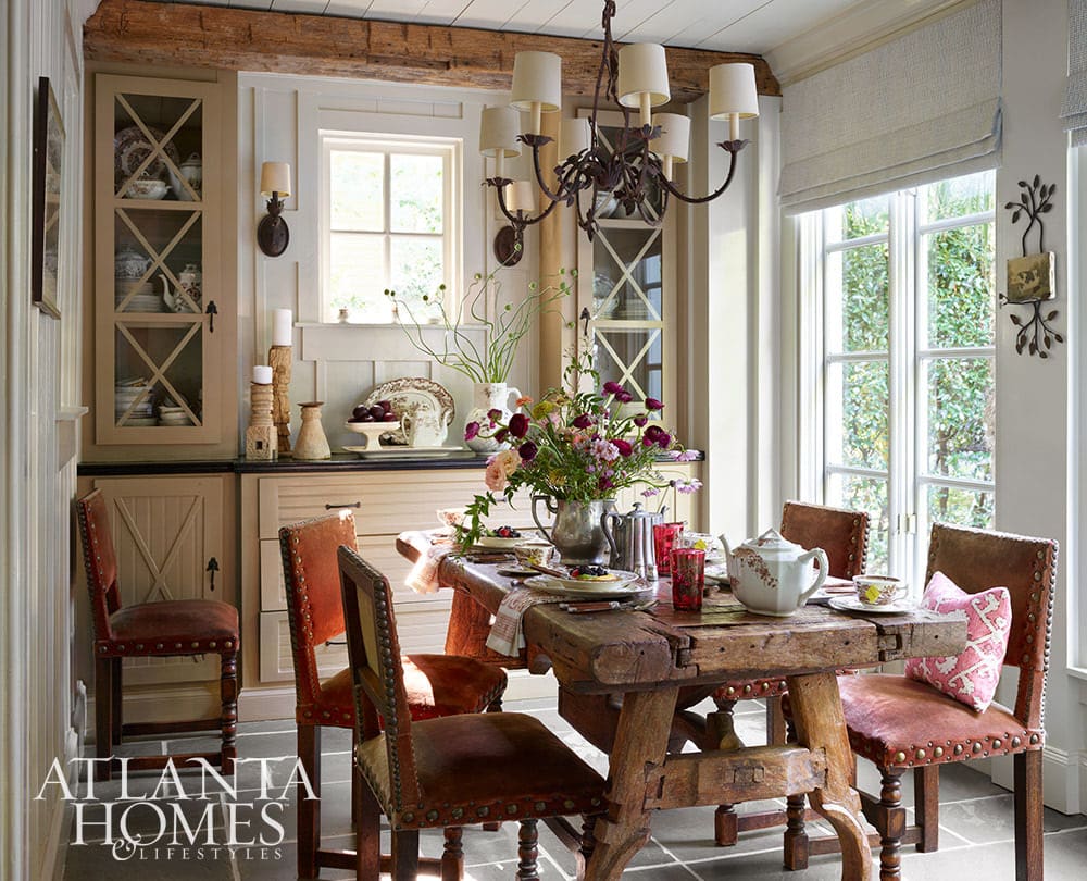The house of architect Robert Norris of Spitzmiller and Norris architects photographed by Emily Followill and in this month's Atlanta Homes & LIfestyles is utter perfection. Love the antique dining table full of character