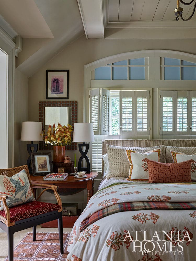 The house of architect Robert Norris of Spitzmiller and Norris architects photographed by Emily Followill and in this month's Atlanta Homes & LIfestyles is utter perfection. Perfect fall colors in the primary bedroom